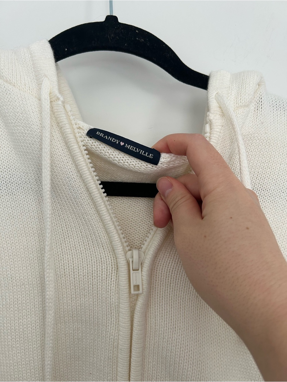 Brandy Melville White Knit Sweater Hoodie - Picture 3 of 4